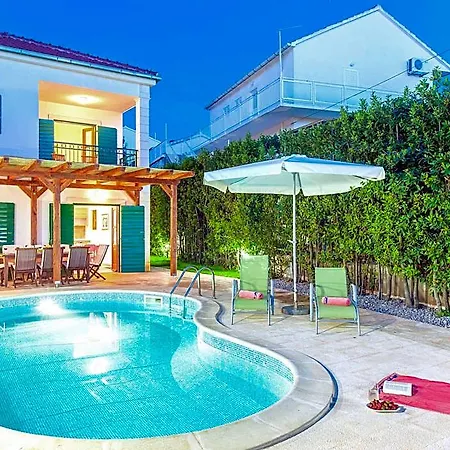 Hotel Charming With Spacious And Private Swimming Pool In The Lavender Island Of Hvar 3*