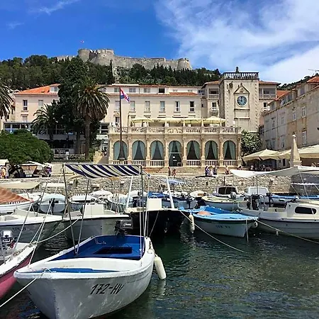 Hotel Charming With Spacious And Private Swimming Pool In The Lavender Island Of Hvar